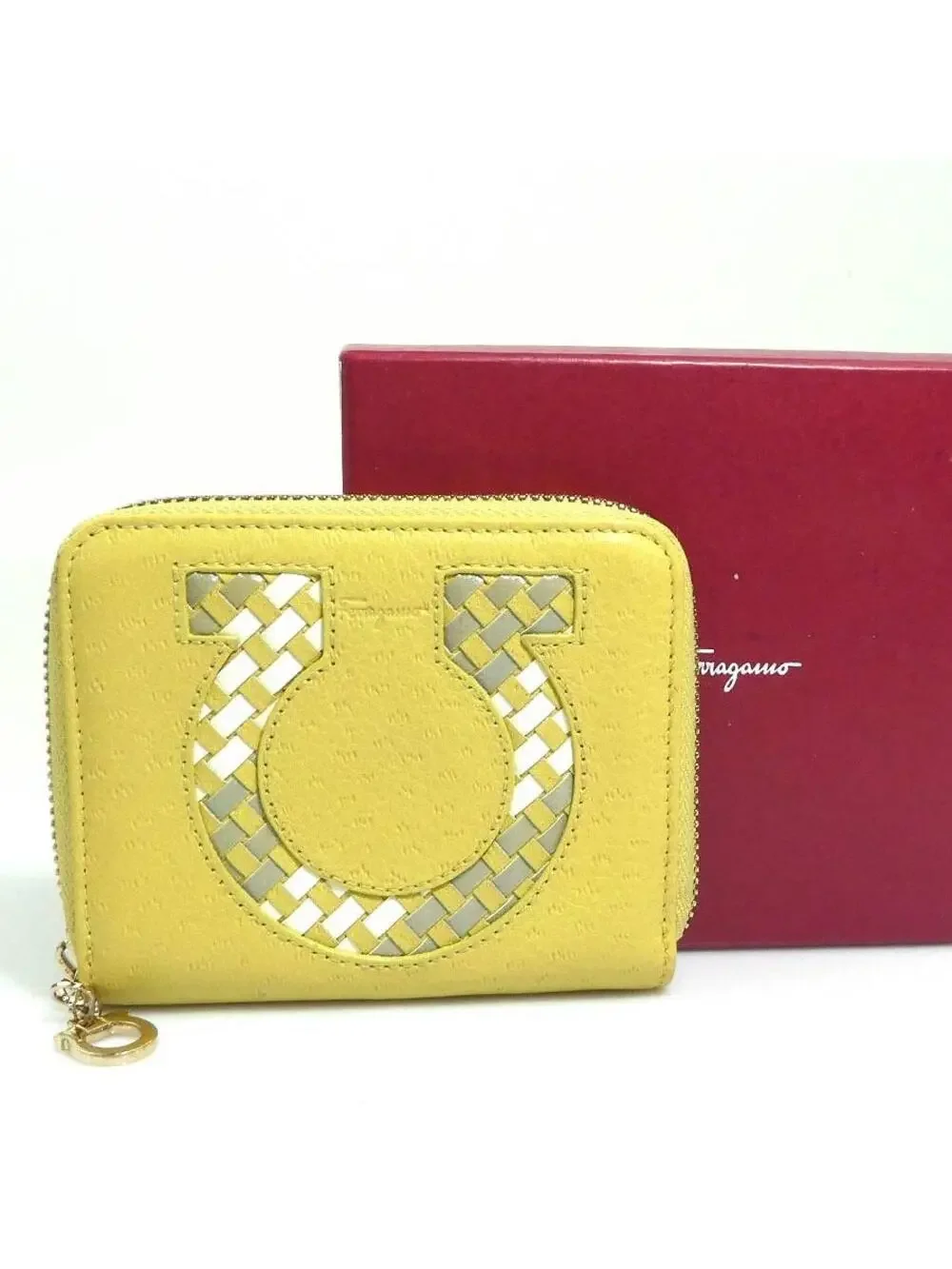Auth Salvatore Ferragamo Gancini Bifold #280359S16B